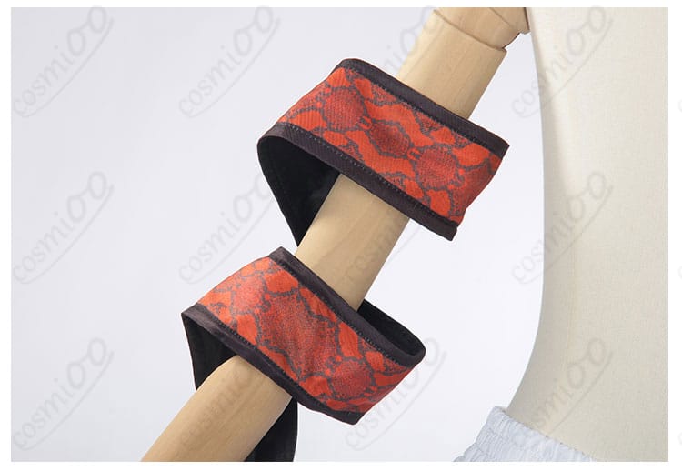 妓夫太郎 コスプレ衣装の腕飾り詳細。豪華なデザインでキャラクターの魅力を引き立てる。