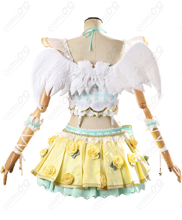 商品服装背面装飾細部 背面の装飾が際立つ美しい仕上げ