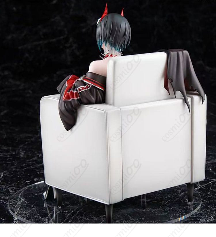 アズールレーン ウルリッヒ・フォン・フッテン コスプレ衣装 背面イメージ｜背中までこだわった高再現デザイン