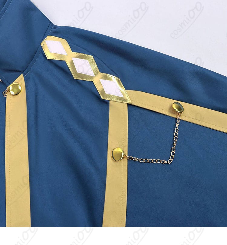 マント肩部のディテール。肩線とステッチの整いが確認できるアップ。