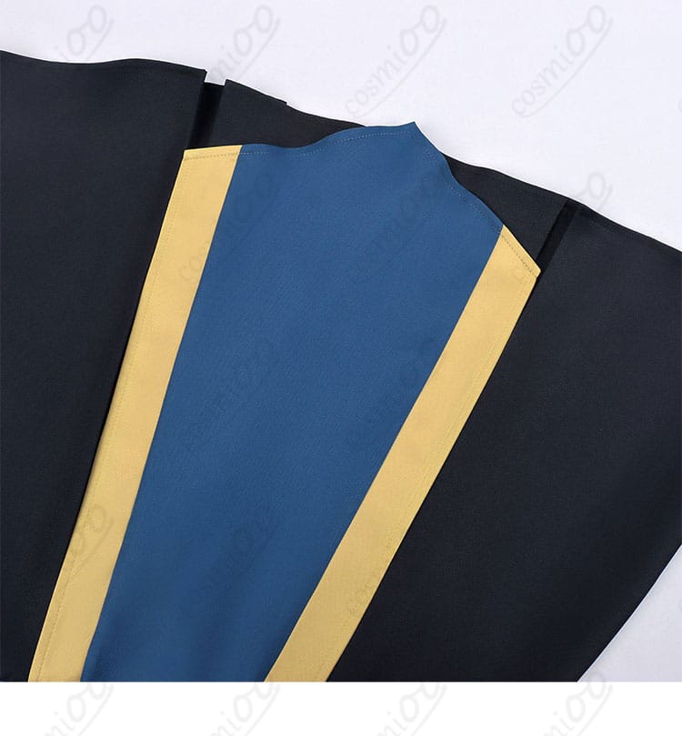 スカート裾のレイヤー構造。重なりの表情でクラシックな雰囲気を演出。