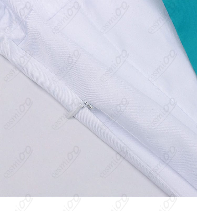 超かぐや姫！ 制服コスプレのファスナー部分ディテール。着替えがスムーズな仕様を示す拡大画像。