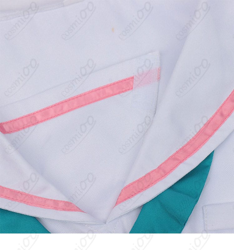 超かぐや姫！ 酒寄彩葉 制服コスプレの襟デザイン詳細。縁取りやステッチの丁寧な仕上げを確認。