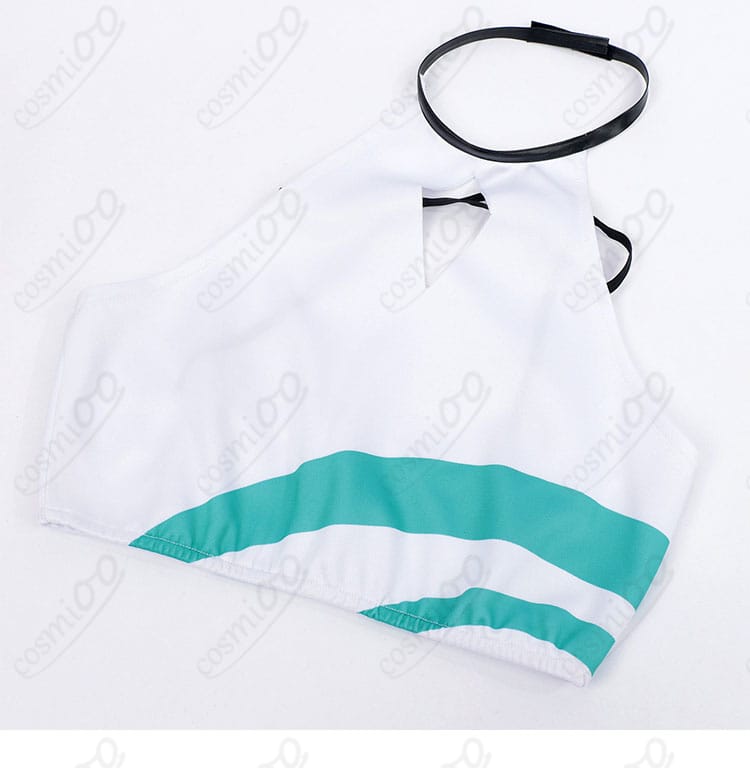 上衣装飾ディテール：胸元・前飾りの縫製と装飾の近接写真