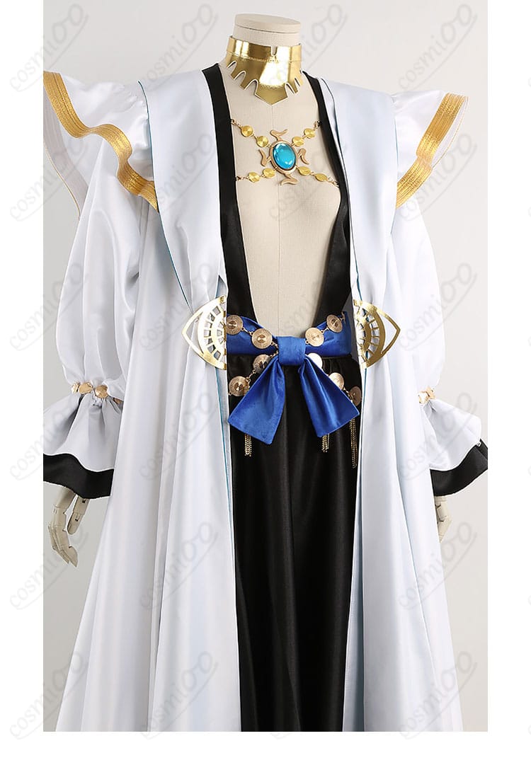 前立て装飾ディテール:ブレードやボタン配置、縫製の仕上がりを示すクローズアップ