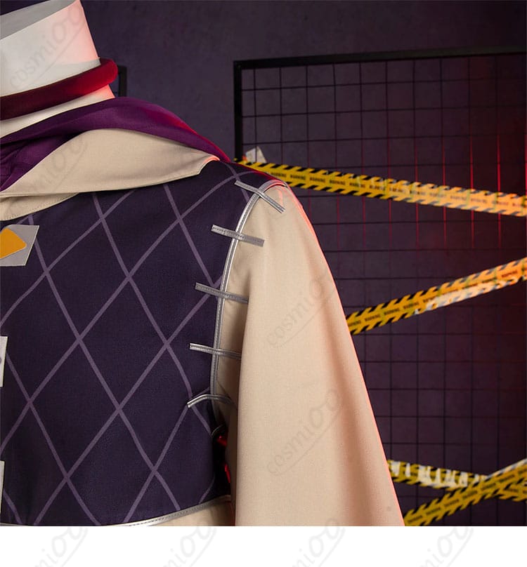 肩から袖にかけての装飾ディテール。ステッチやパイピング、ストラップの取り付け状態が見える画像