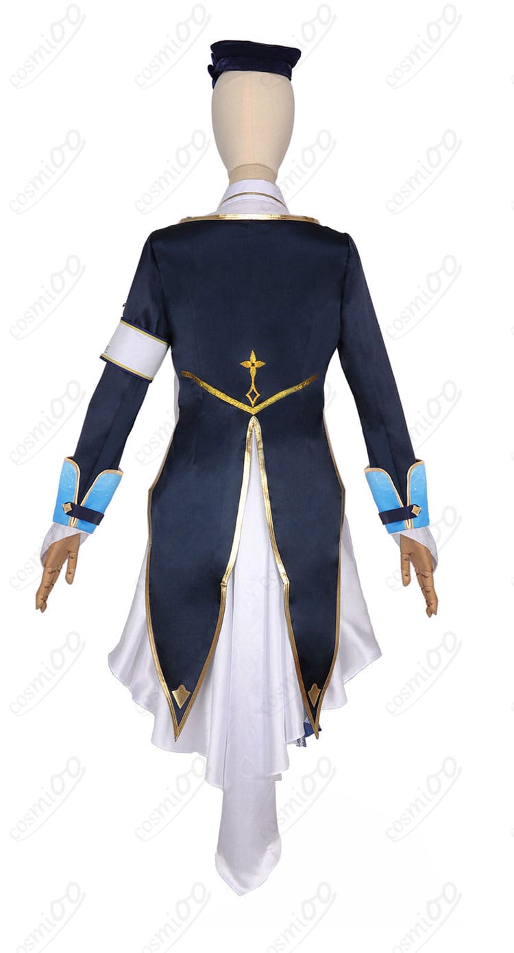 栞葉るり 共通衣装コスプレの背面。コートのシルエットや装飾の配置、背面のラインを詳細に表示。