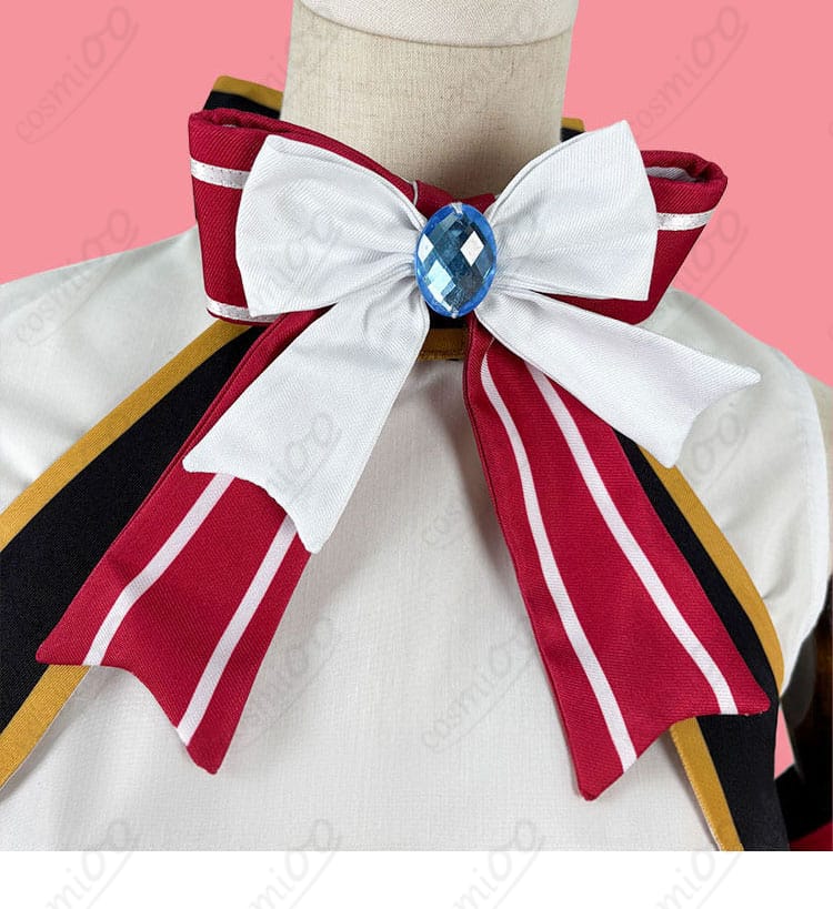 百鬼あやめ アイドル衣装の首元蝶形リボン（蝶ネクタイ）ディテール。結びの形と素材感が分かる画像。