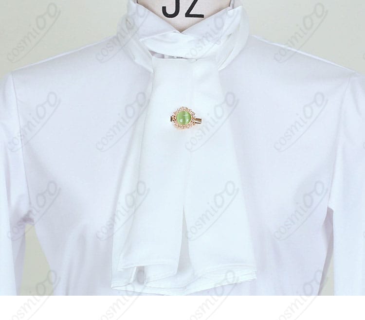 スカーフ装飾のディテール。色味と結びの形。