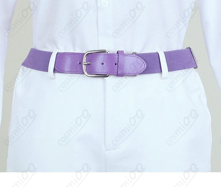 ウエスト周りの装飾。ベルトの通し位置と収まり。