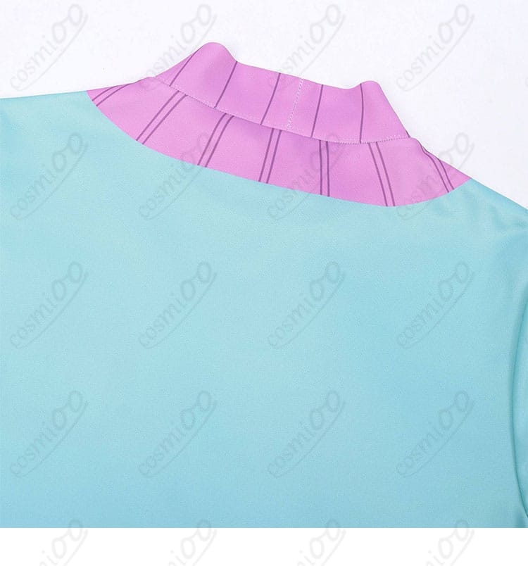 ブルーパーカー背面の切替・装飾ディテールのクローズアップ