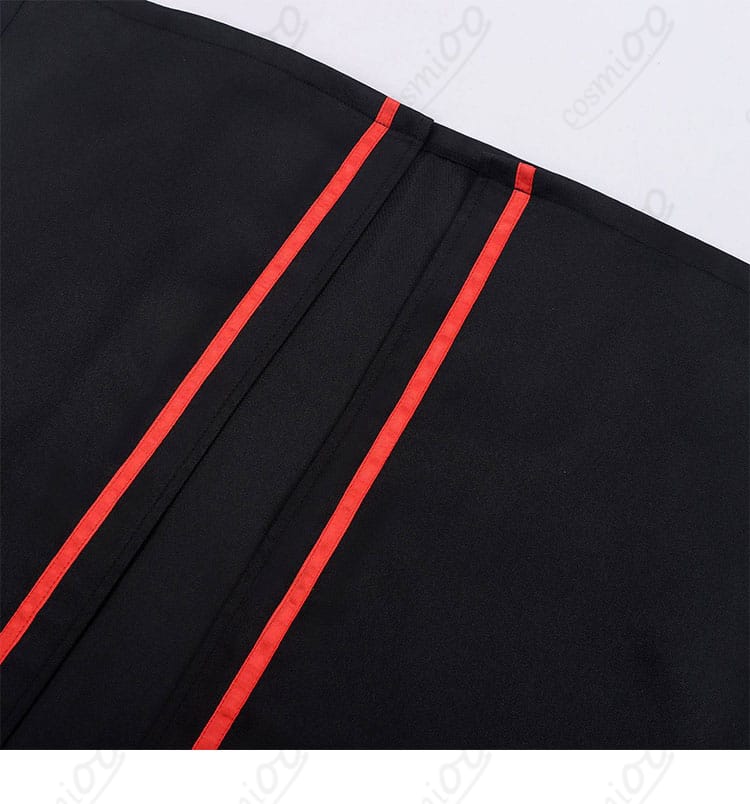 衣装全体のストライプ装飾ディテール