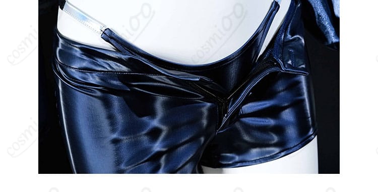 ショートパンツの装飾・配色ラインのディテール接写