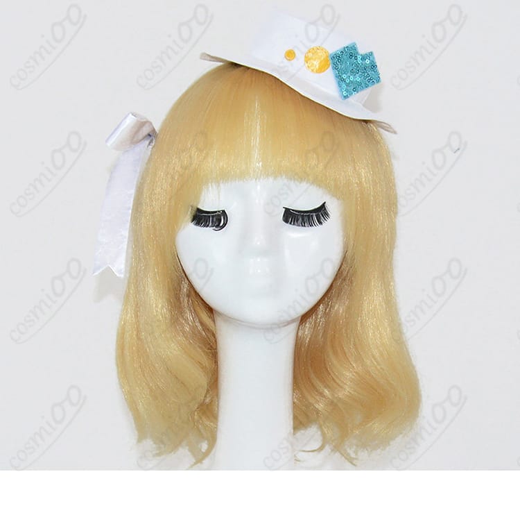 髪飾りのディテール。固定パーツと装飾の仕上げが分かる近接画像。