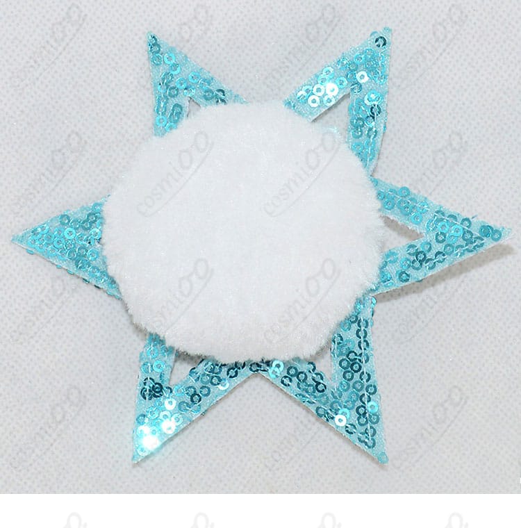 髪飾りのディテール：形状と配色がわかる近接写真