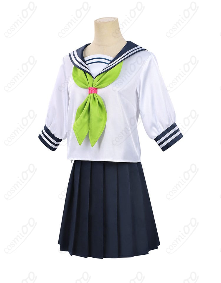 鈴木みゆ 制服コスの側面シルエットとスカートライン