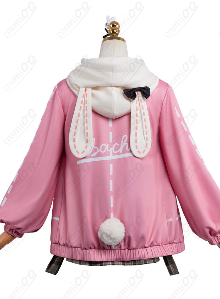 おさんぽうさちゃんコーデの背面シルエットとスカートの広がり