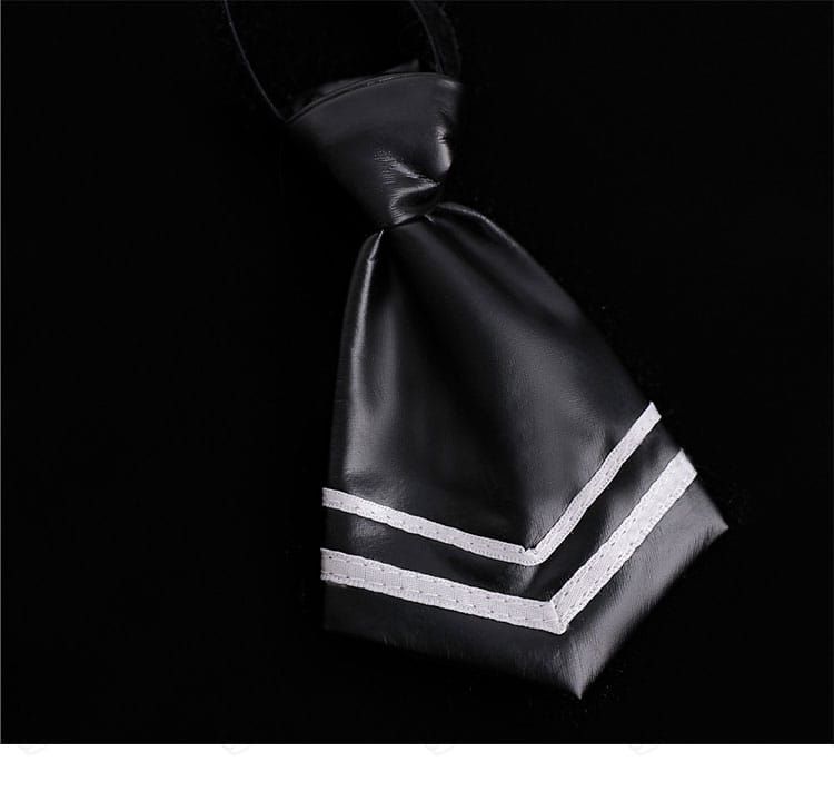 ブラックネクタイの質感と長さのディテール。結び方のイメージ