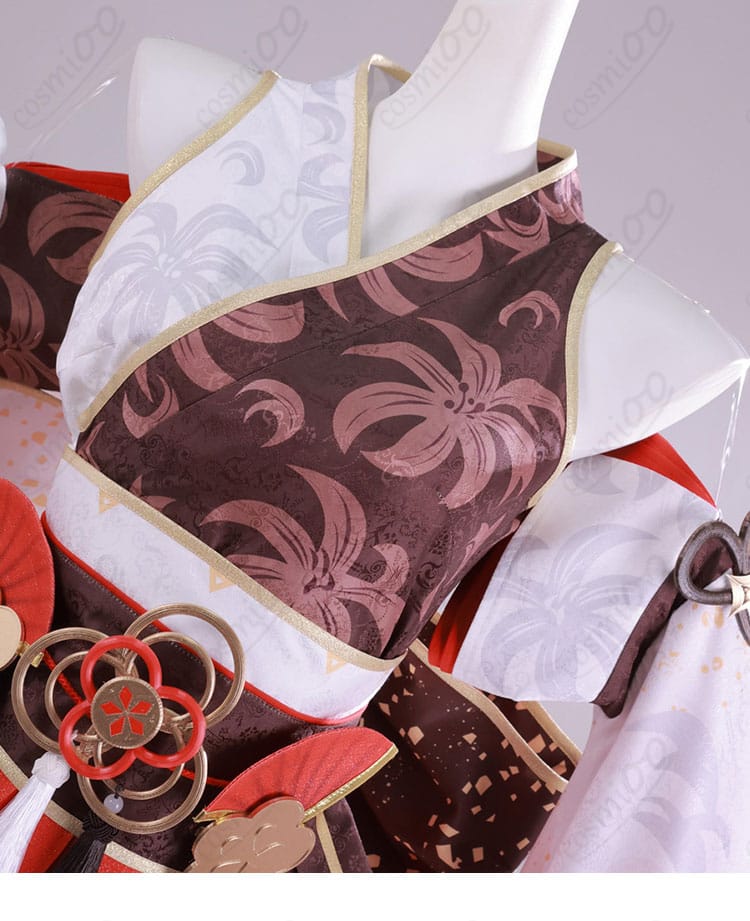 打ち合わせ部分の装飾と縁取りステッチの近接