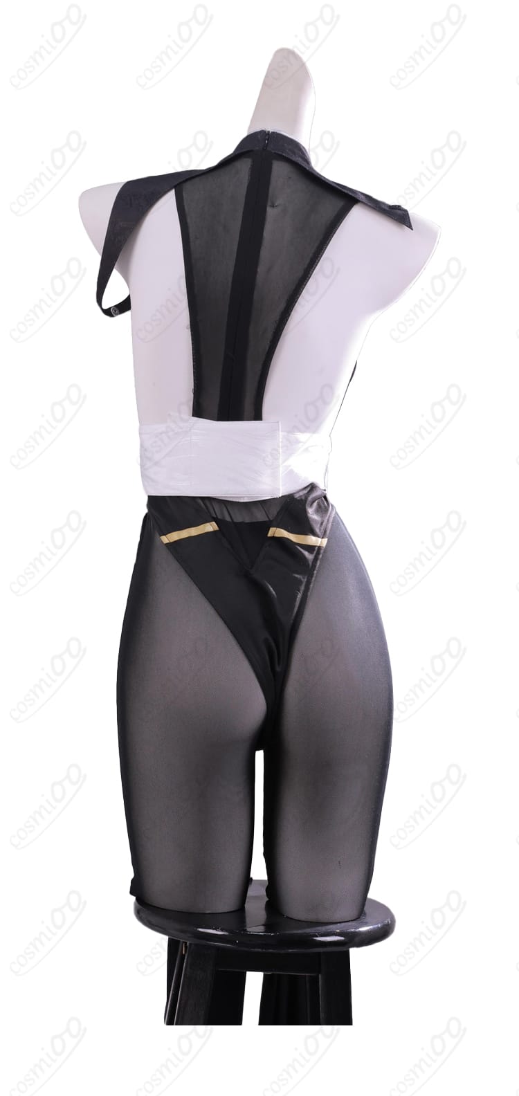 インナー背面のディテール。背中の縫製と通気性を考慮した設計が分かる写真。