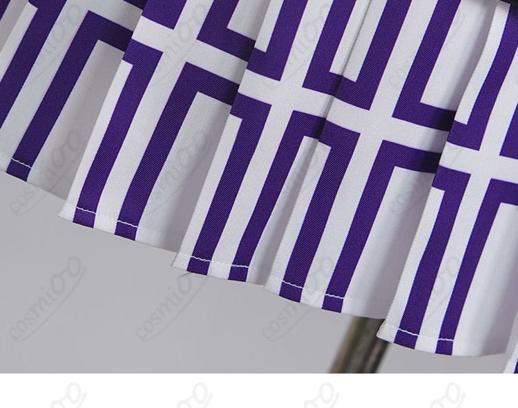 スカート裾の装飾ディテール。フレアの分量とヘムラインの仕上げが分かる画像