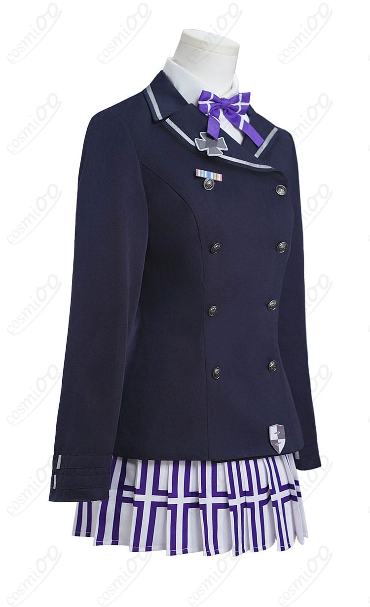 HK416 緋染め薄桜コスプレ衣装の側面シルエット。コートのラインとスカートのフレアを確認できる画像