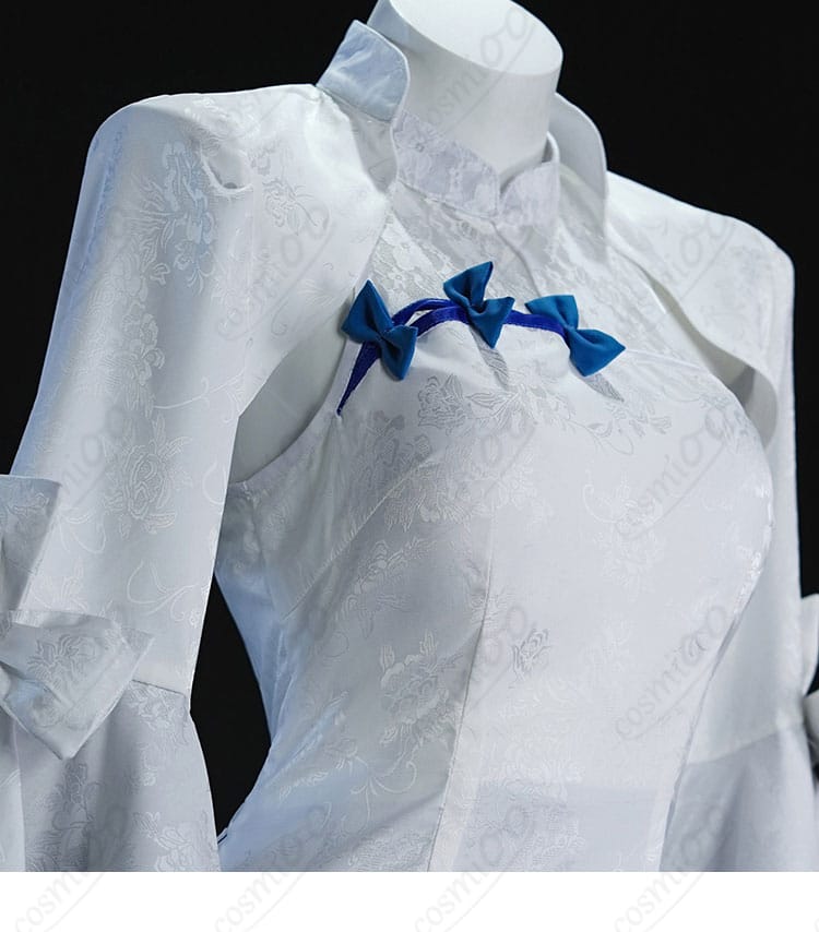 肩と袖の装飾ディテール。ジャガードの質感と縫製仕上げが分かる近接カット