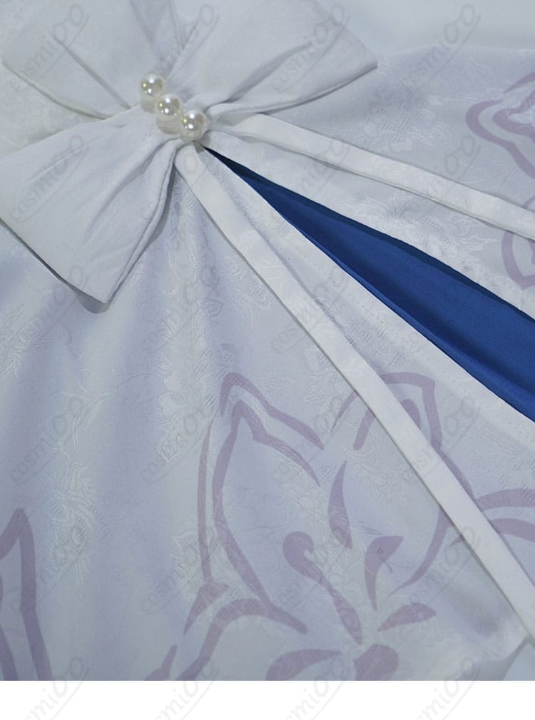 蝶結び風の紐飾りディテール。装飾の固定方法と質感を強調