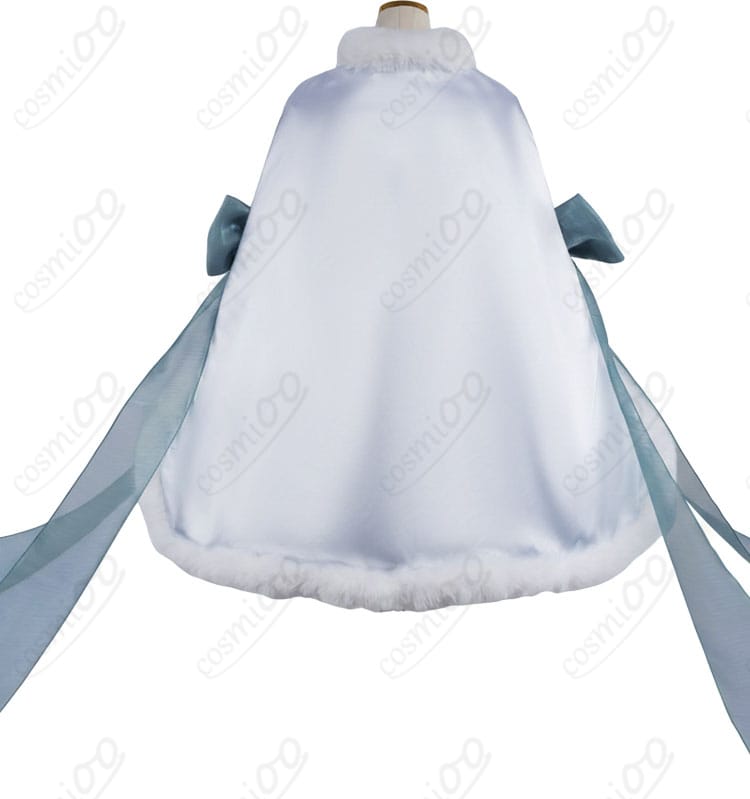 第五人格 庭師 2026雪まつりコスチュームの背面全体。マントの落ち感と背中のライン、裾のバランスがわかる画像