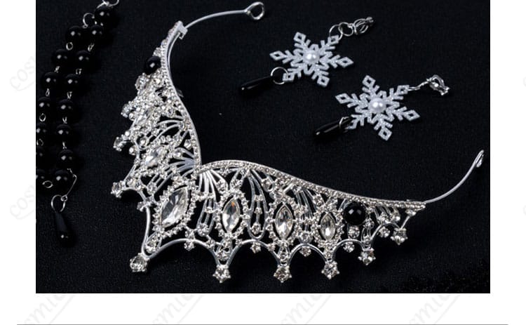 王冠・耳飾り・ネックレスなどアクセサリーの細部カット