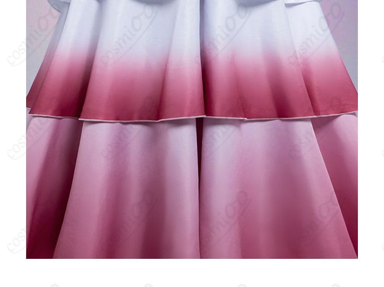 背面スカートのグラデーション装飾ディテールの近接写真
