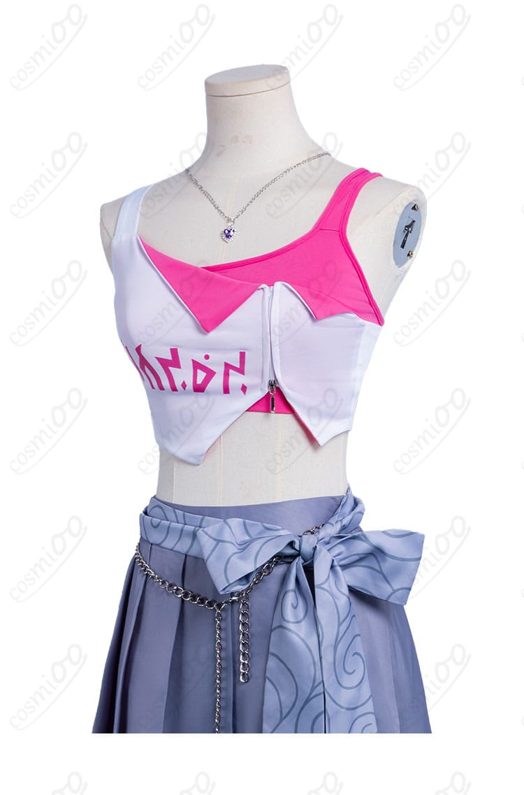 コートとアクセサリーを含む装飾全体のディテール確認画像