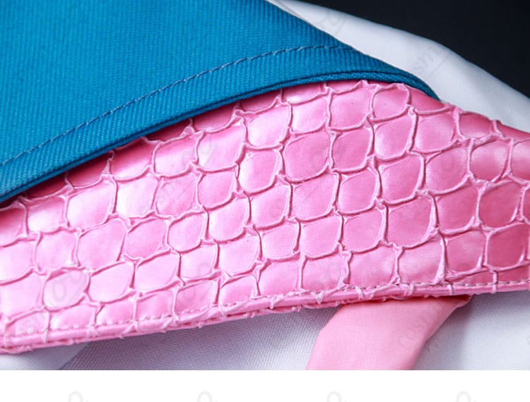 パンツウエスト周りの装飾とシルエット