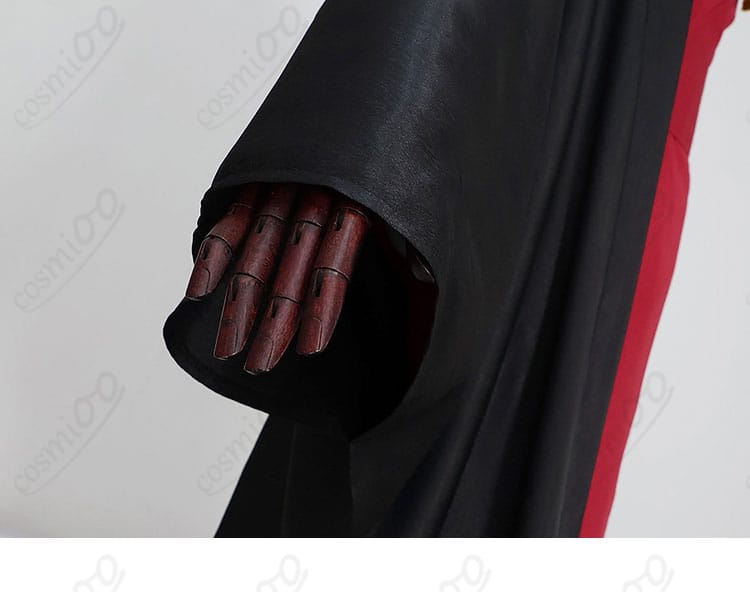 袖口の装飾と形状。はだけにくい設計とカフの縫製を確認できる近接画像。