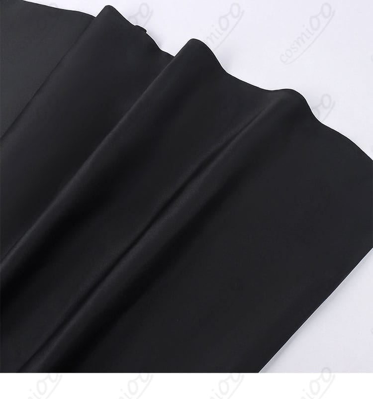 スカート裾フリルとエプロン裾の縫製・ヘムラインの拡大