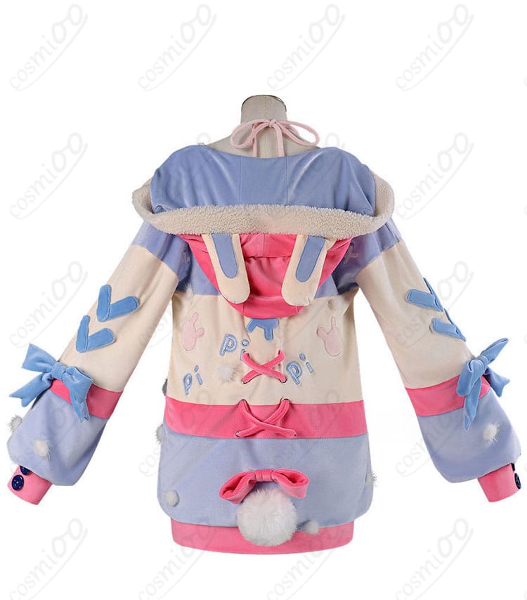 ピップキン・ピッパ衣装のコート背面。フードと背面装飾の配置を確認