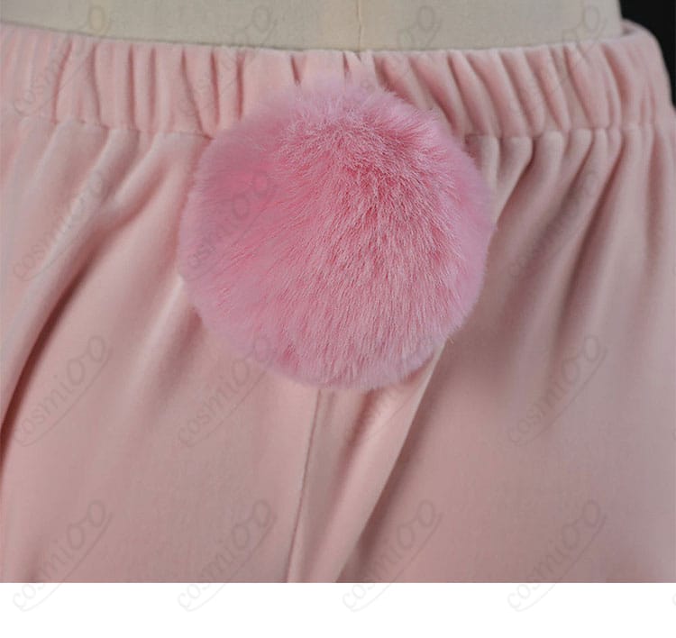 ショートパンツ背面のディテール。ポケットと縫製ラインを確認