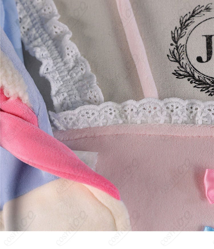 フラワーモチーフ風装飾のディテール。縁取りと立体感を表現