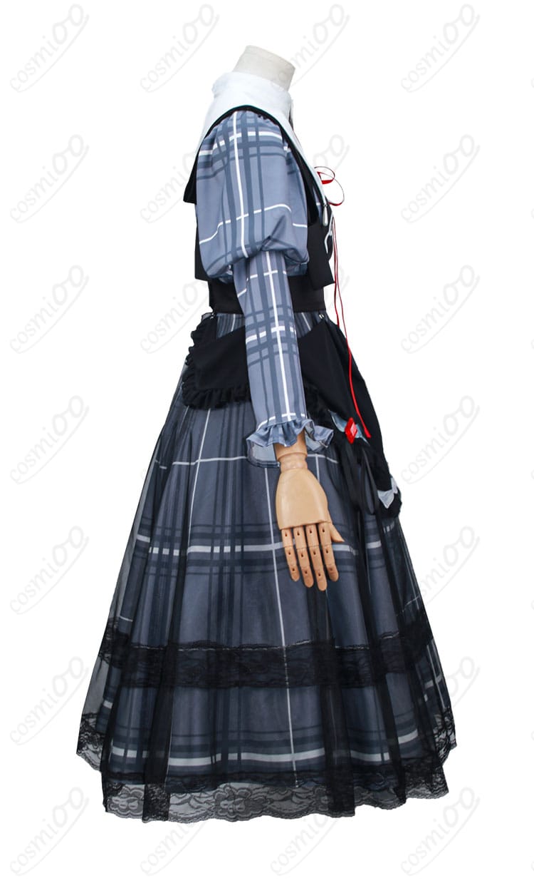 右袖ディテールの接写。袖口のステッチとカフ形状の再現度を強調