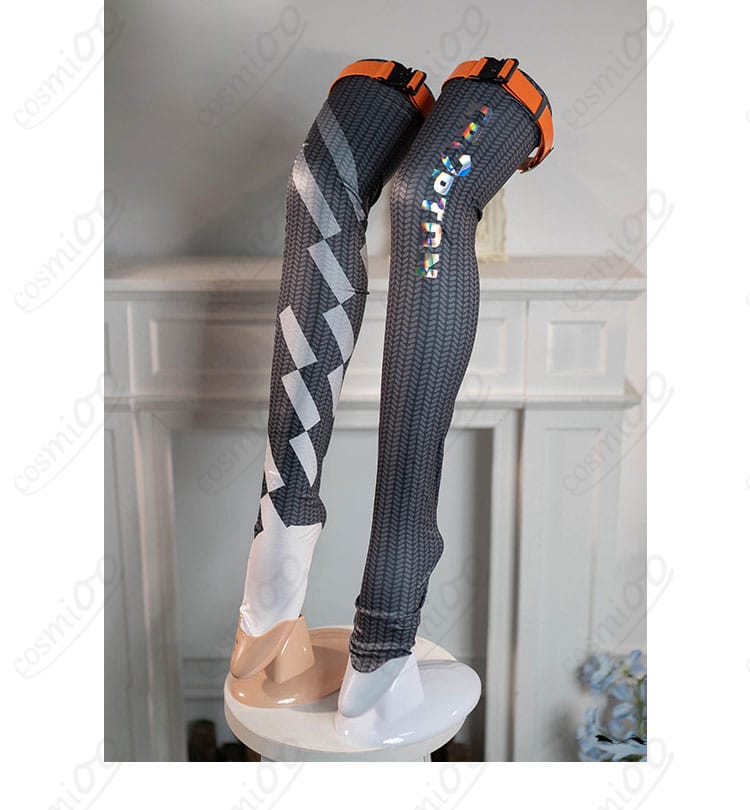 初音ミク レーシングミク2026Ver. 靴下と脚部装飾の細部アップ