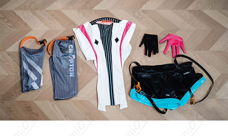 初音ミク レーシングミク2026Ver. セット内容（トップス・ショートパンツ・靴下・手袋）の並び