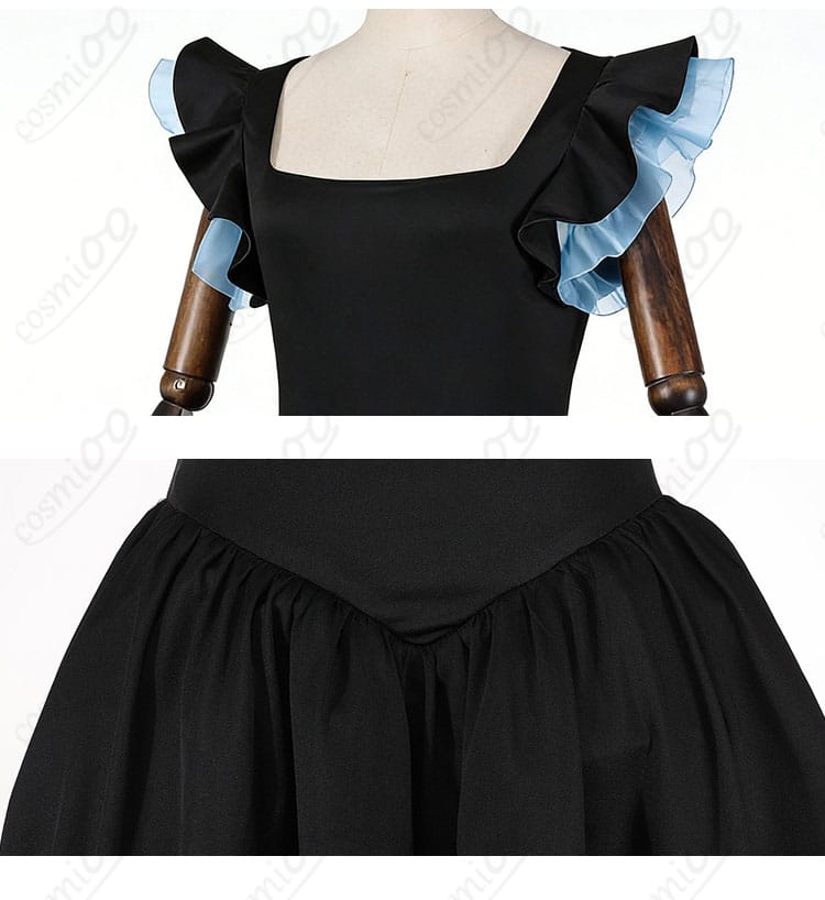 衣装の装飾ディテール接写。落ち着いたトーンのアクセントと丁寧な縫製