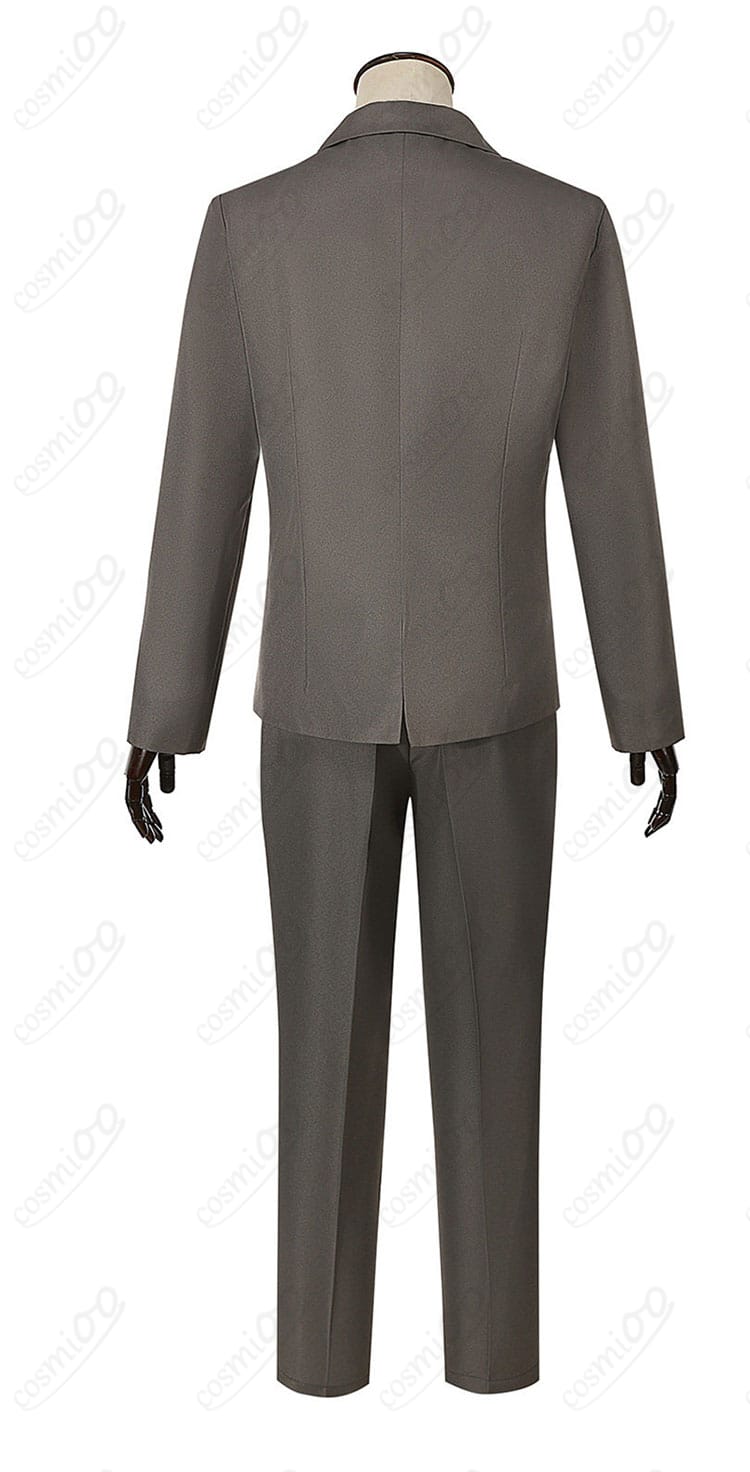 星野アクア衣装の背面。コートの丈感と背面のストレートラインを確認