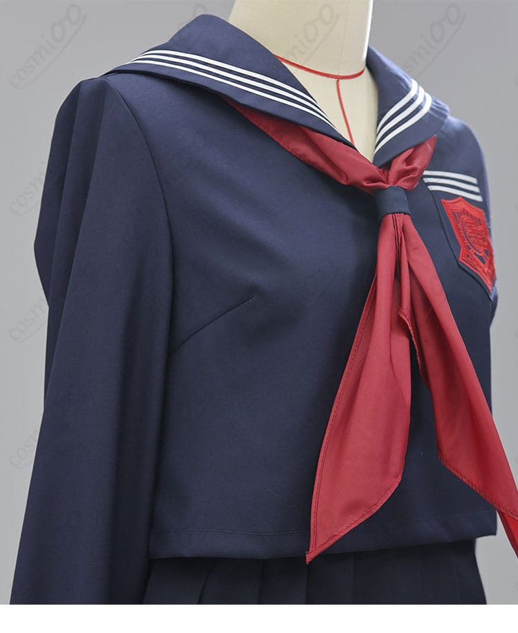 肩線と袖口のデザイン・ステッチを示したディテール写真