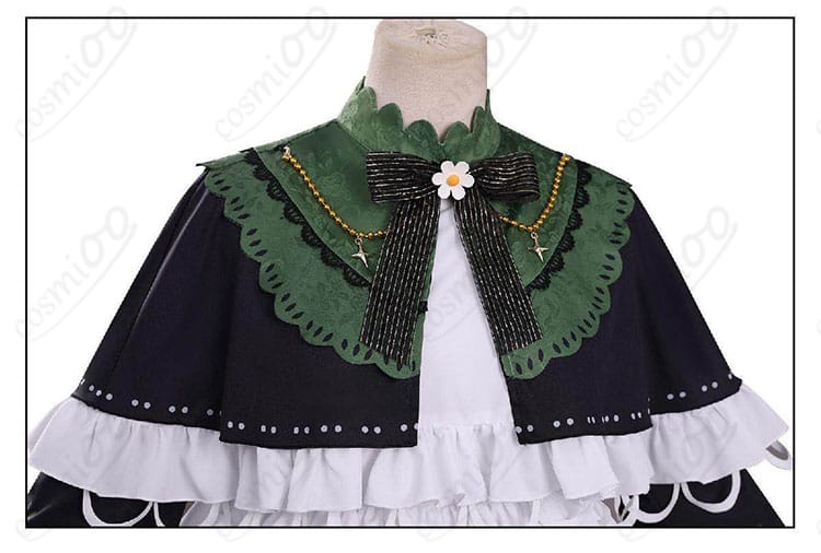 襟元の装飾ディテール。リボンと装飾パーツの質感が分かるアップ