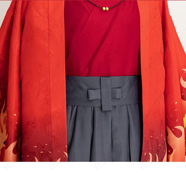 帯周りのディテール。はだけにくい留め構造と結び目の仕上がりをクローズアップ