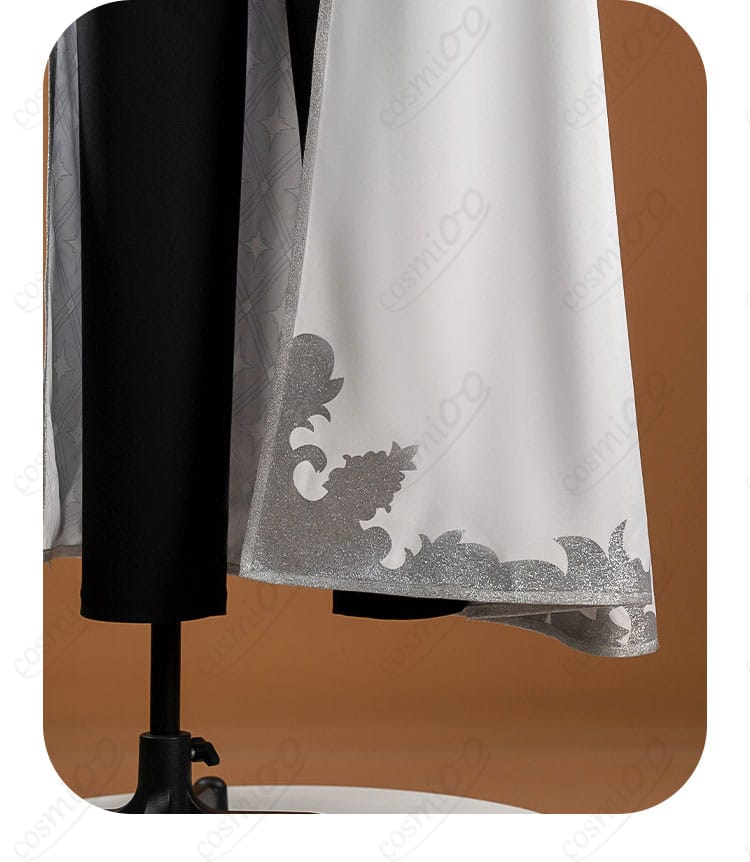 ズボン裾と上着裾のバランスと装飾の近接ディテール