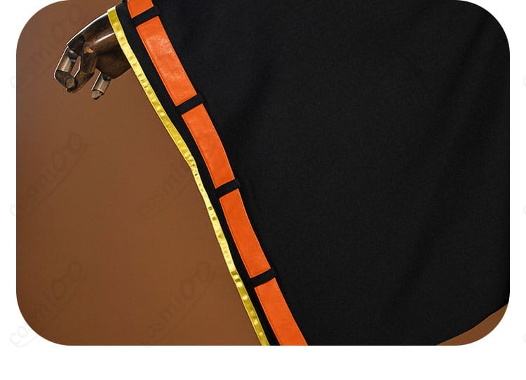 袖口のカフス装飾とパイピングの接写