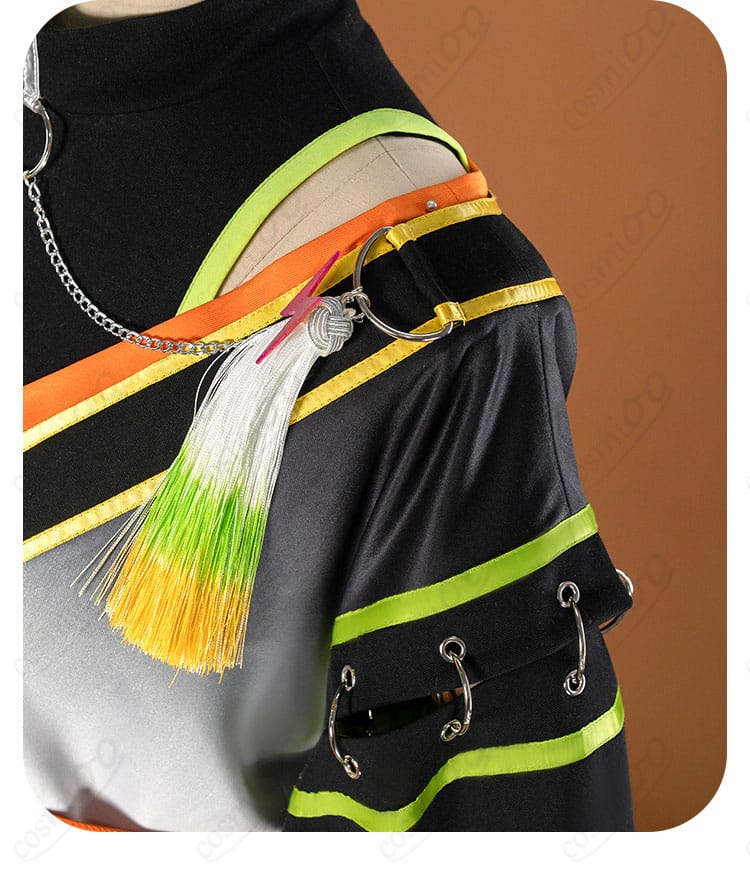 肩から袖にかけての装飾パーツと取り付け部