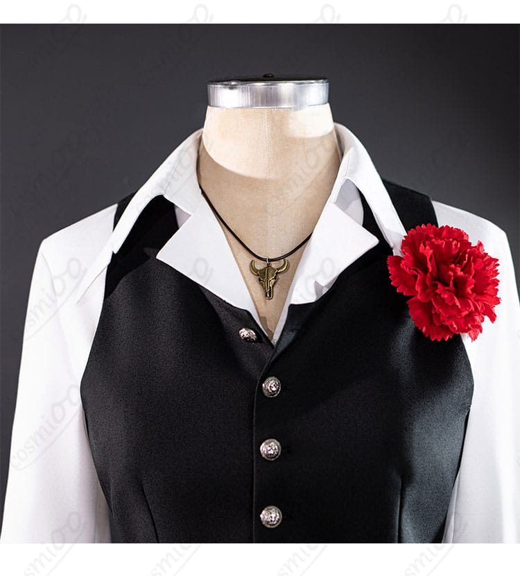 シャツの襟元と胸飾り・ネックレスの装飾ディテール